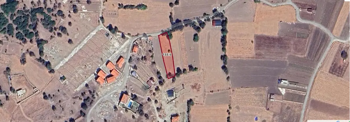 KADIOVACIK KÖY ALTINDA SATILIK 1.241 M² TARLA