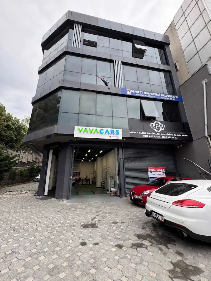 ÜMRANYE ALEMDAĞ CAD.METROYA Y.İSKANLI 225M2 KİRALIK DEPOLU DÜKKN
