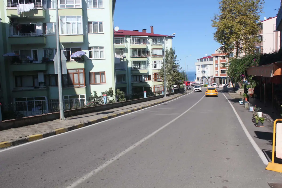 RE/MAX MEYDAN'DAN YEŞILTEPEDE TANJANTA YAKIN BODRUMKAT BALKONSUZ
