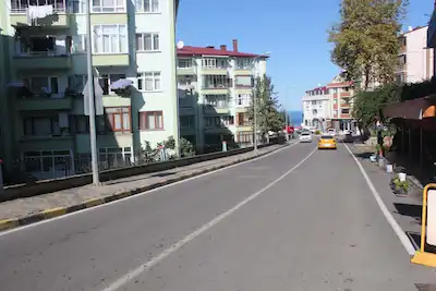 RE/MAX MEYDAN'DAN YEŞILTEPEDE TANJANTA YAKIN BODRUMKAT BALKONSUZ