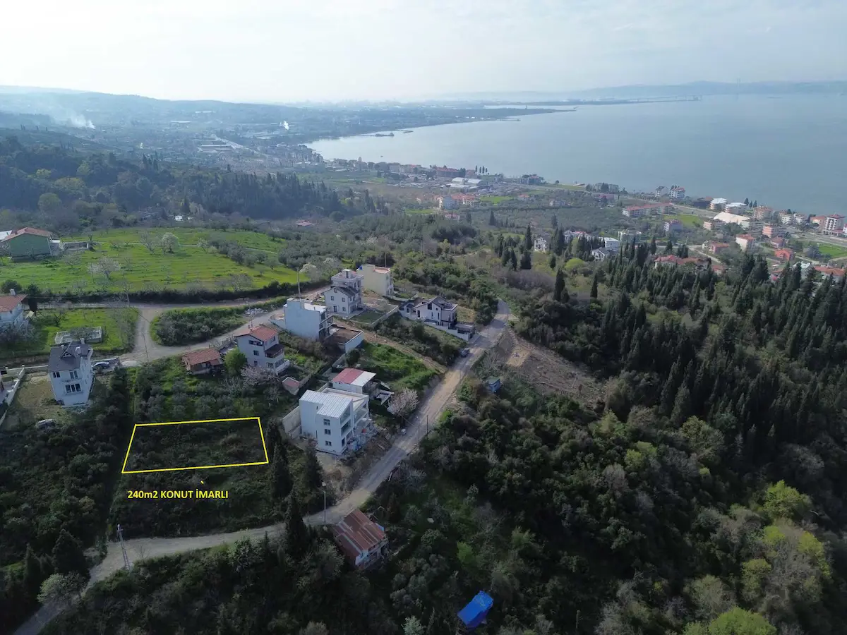 REMAX KANYON KARAMÜRSEL KAYACIK MAH MANZARALI SATILIK ARSA