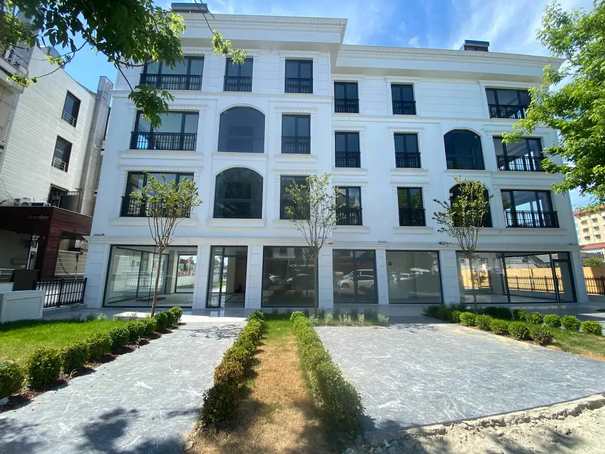 BÜYÜKÇEKMECE KORDONDA DENİZ MANZARALI OTOPARKLI 2+1 DUBLEKS