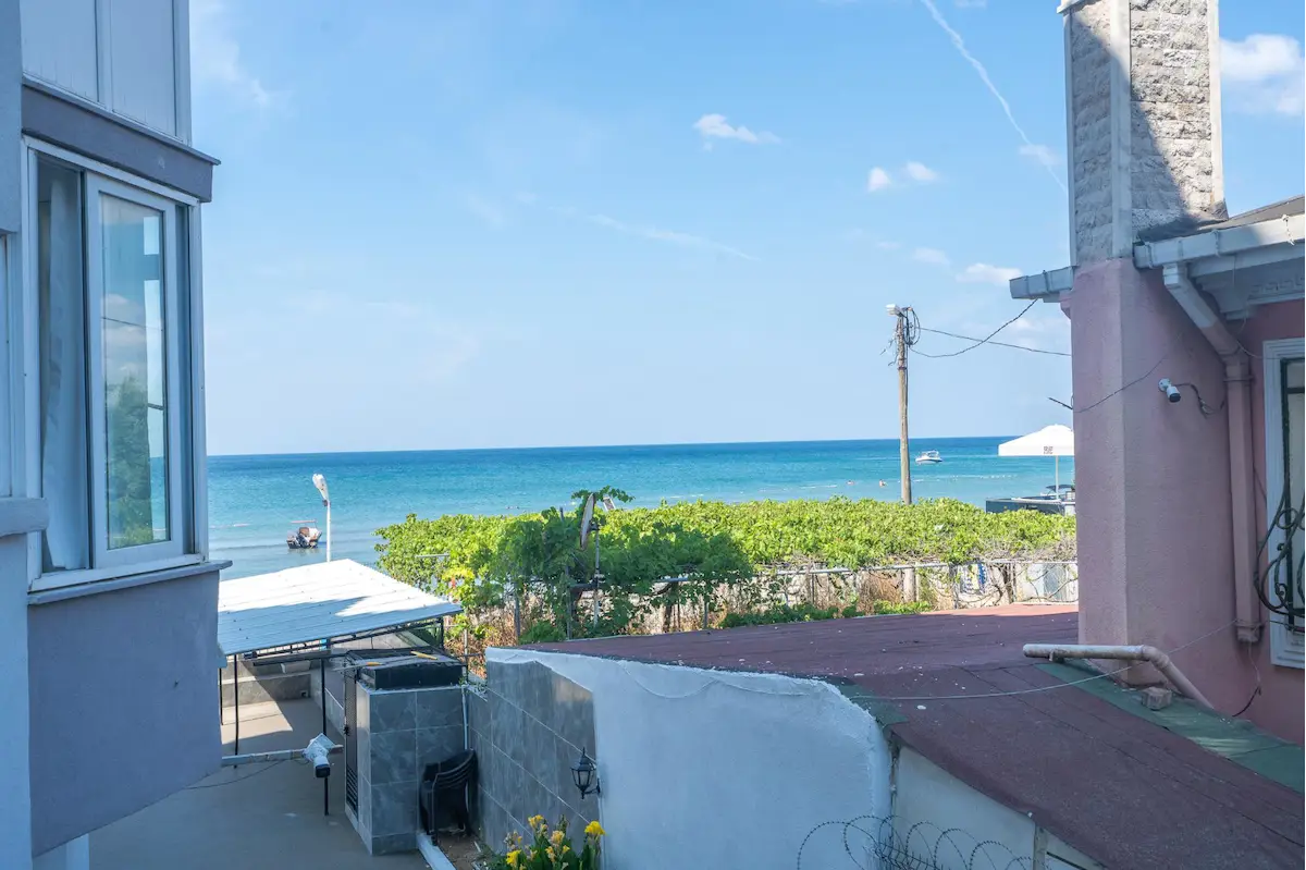 REMAX GELİŞİMDEN DENİZ MANZARALI 1+1 SATILIK DAİRE