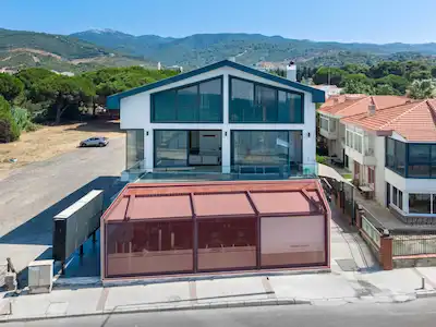 GÜZELBAHÇE MALTEPE'DE DENİZE SIFIR 360M² TİCARI MÜLK