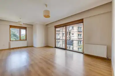MERDİVENKÖY DEMİRLİ EVLERİ’NDE SATILIK 3+1 | 125 M² | 2.KAT