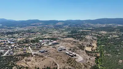ÇANAKKALE AYVACIK MERKEZ'DE DOĞA ILE IÇ IÇE SATILIK VILLA