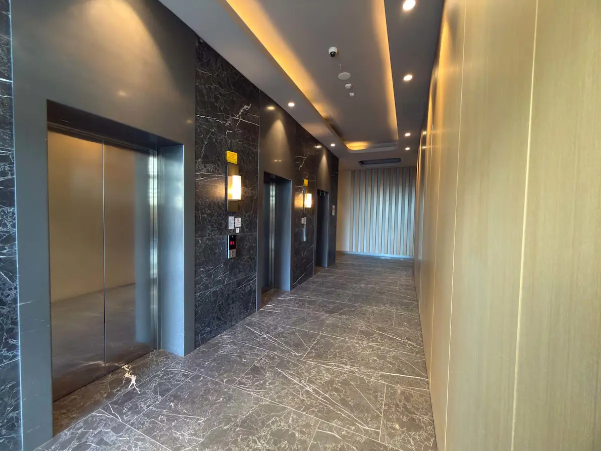 NG RESIDENCE'DA EŞYALI EN ÜST KAT SATILIK 2+1 DAİRE-REMAX KAYA 2