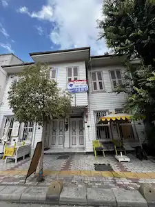 YEŞİLKÖY SAHİLE 200 M | TARİHİ DOKULU, OFİS KULLANIMINA UYGUN SATILIK MÜSTAKİL YAPI