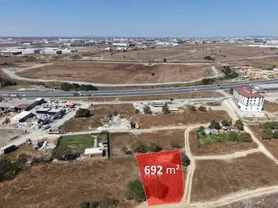 KIZILPINARDA,4 KAT KONUT İMARLI KÖŞE 692M2 SATILIK ARSA