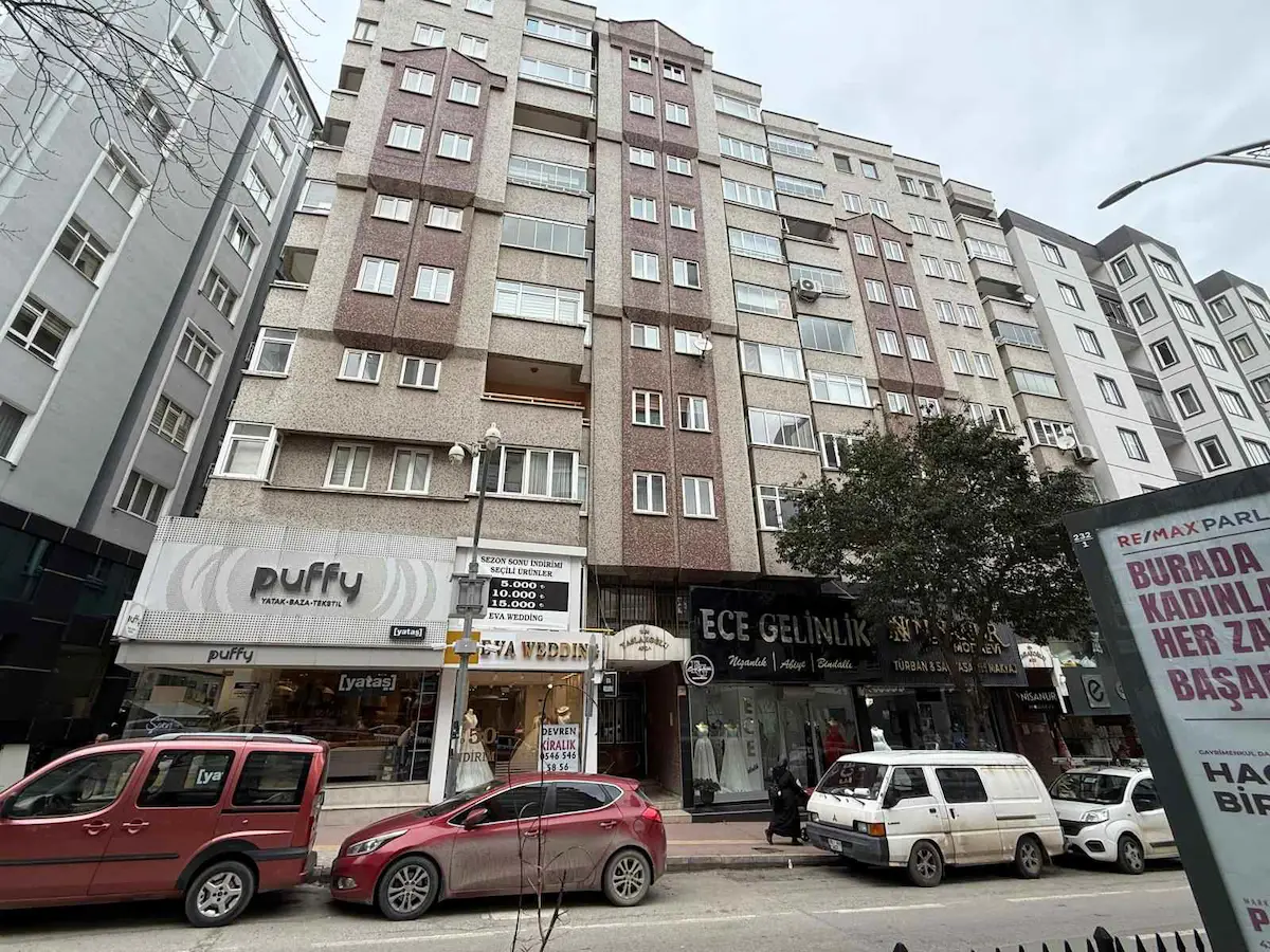 İLKADIM ULUGAZİ MAH.19 MAYIS BUL.DA SATILIK (3+1) DAİRE