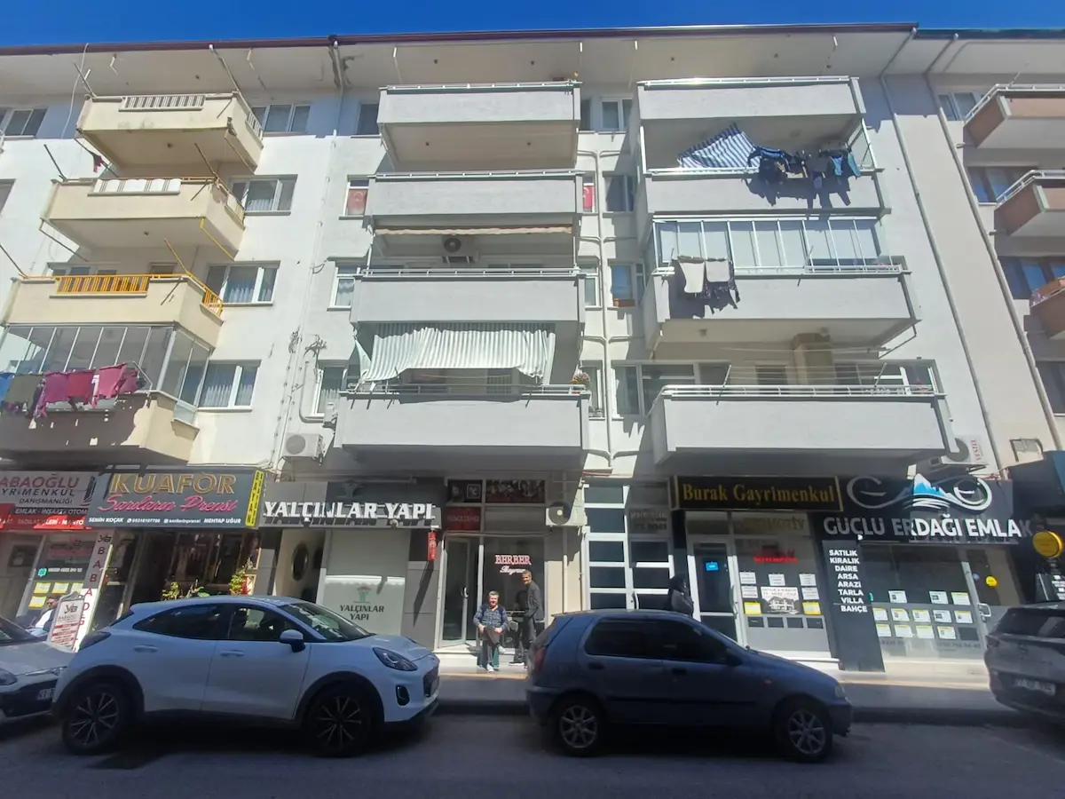 YALOVA MERKEZDE SATILIK MASRAFSIZ, BATI CEPHE, 100M² 2+1 DAIRE