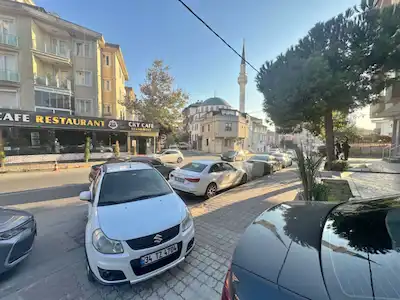 ATAŞEHİR İNÖNÜ MH 125M2 İÇ ALAN+50M2 ÖN KULLANIM KİRALIK DÜKKAN