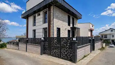 REMAX'DAN MİMAROBA'DA DENİZ MANZARALI SIFIR TRİPLEKS SATILIK LÜKS VİLLA