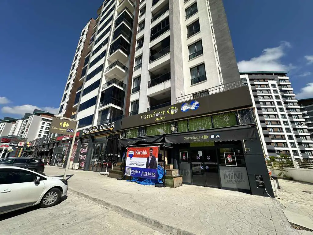 -RE/MAX DREAM İZMİTİN EN İŞLEK YERLERİNDEN OLAN TUANA EVLERİ 3. ETAP ÖNÜ GAZANFER BİLGE BULVARIND