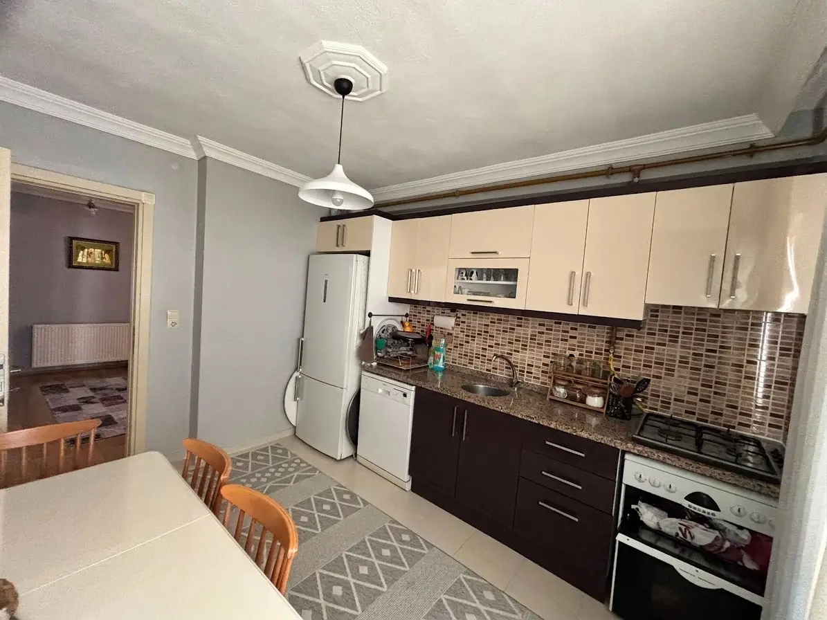 RE/MAX KANYON MERKEZI KONUMDA GENIŞ 5+1 DUBLEKS