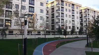BAHÇELİEVLER AB YAŞAM EVLERİ SİTESİNDE KİRALIK 1+1 KAPALI OTOPARK
