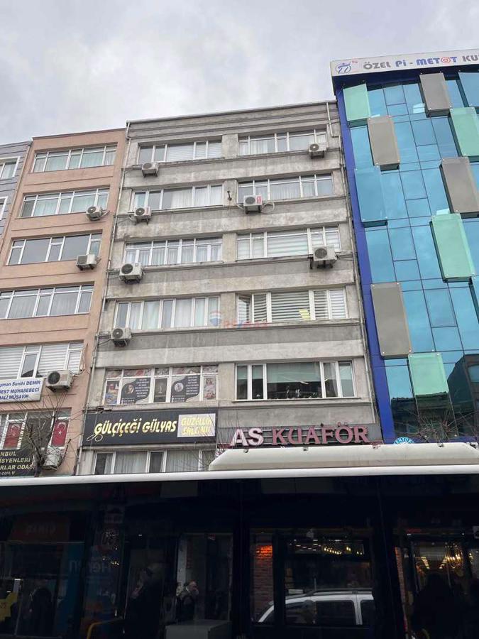 ABİDE-İ HÜRRİYET CADDESİ ÜZERİNDE