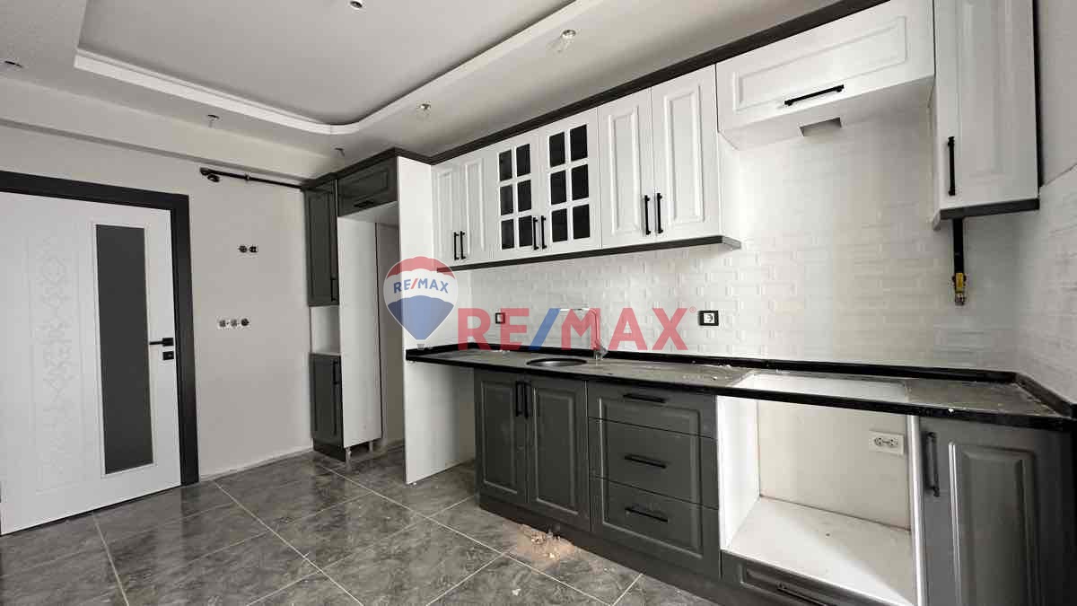 ERTUĞRULGAZİ DE SATILIK 2+1 ARA KAT DAİRE