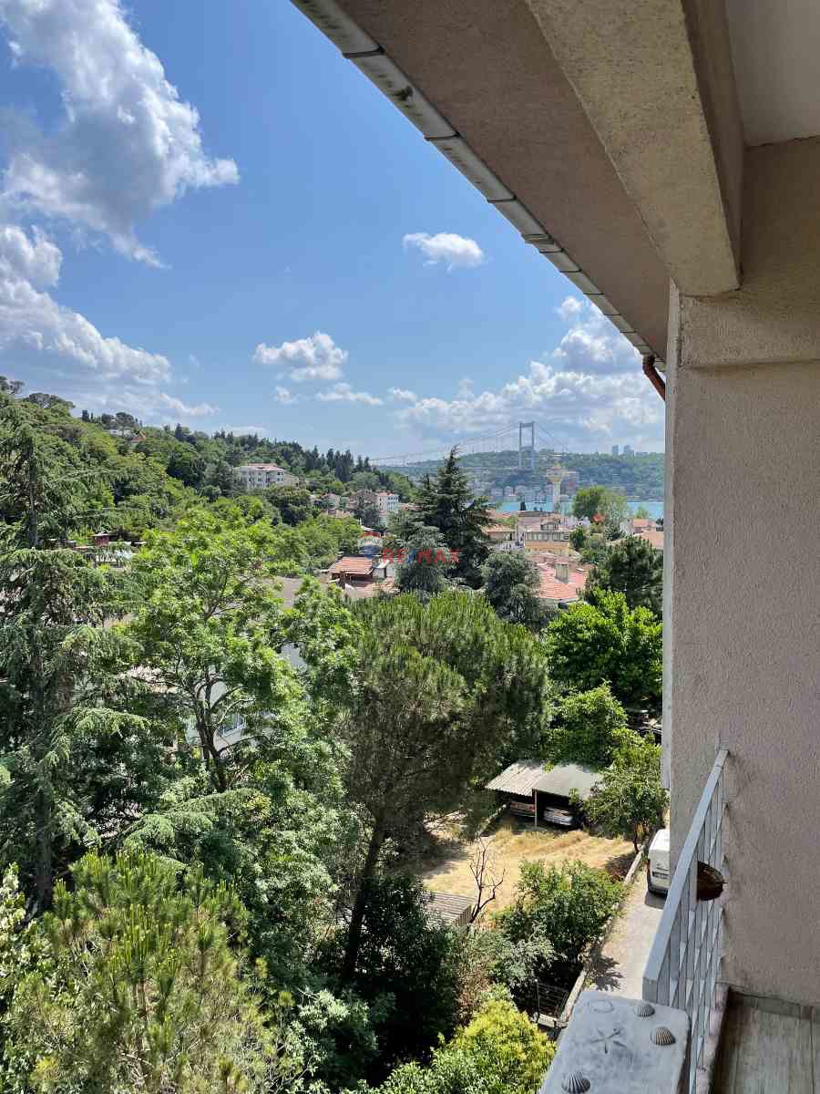 KANLICA'DA BOĞAZ MANZARALI YEŞİLLİKLER ARASINDA 2+1 SAHILE ÇOK YAKIN DAIRE