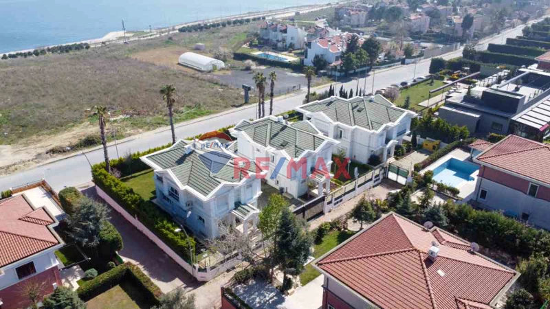 BÜYÜKÇEKMECE SİNANOBA’DA DENİZ MANZARALI 5+2 LÜKS VİLLA | HAVUZLU & GENİŞ BAHÇELİ