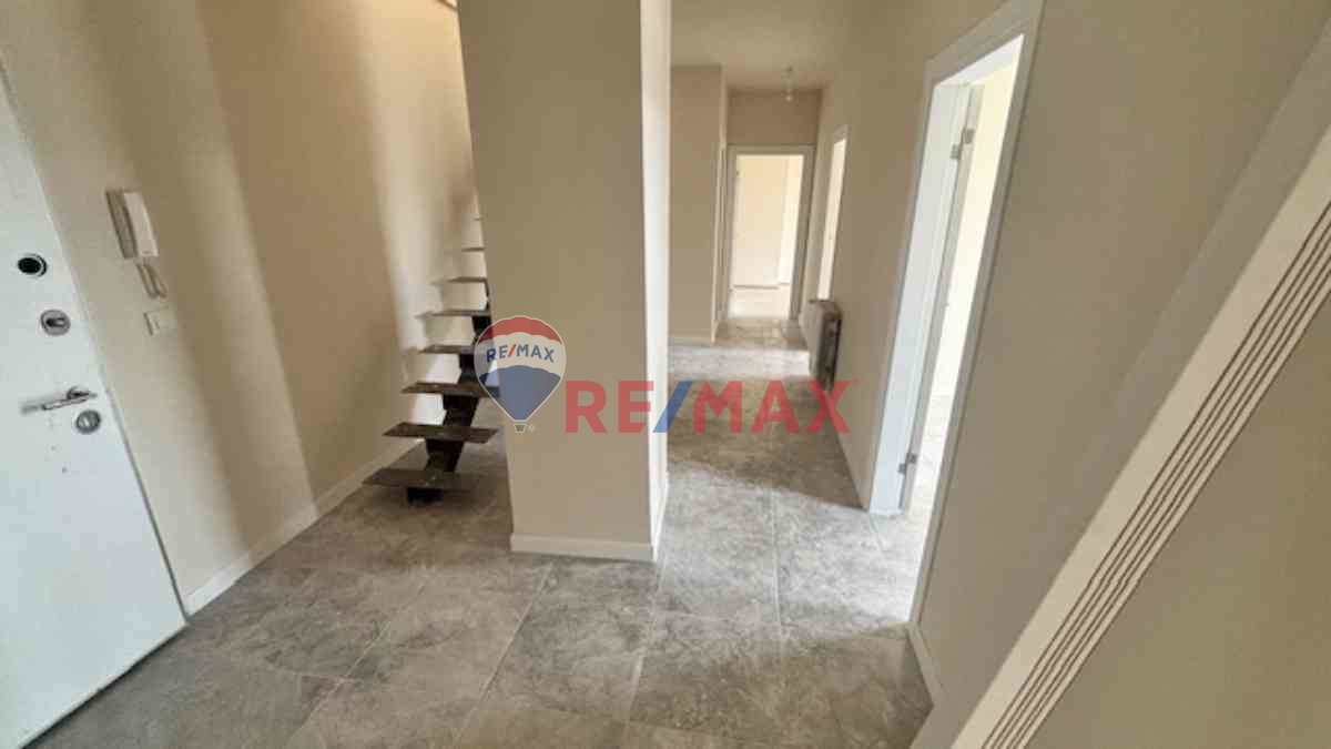 SITELER MAHALLESI IZPEK STATION SITESINDE SATILIK 4+1 DUBLEX DAIRE