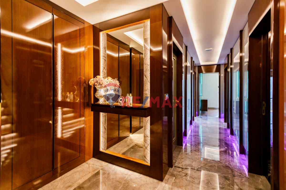 CADDE'NIN  KALBİNDE KAPANMAZ DENİZ MANZARALI ÖZEL DEKORASYONLU DUBLEKS