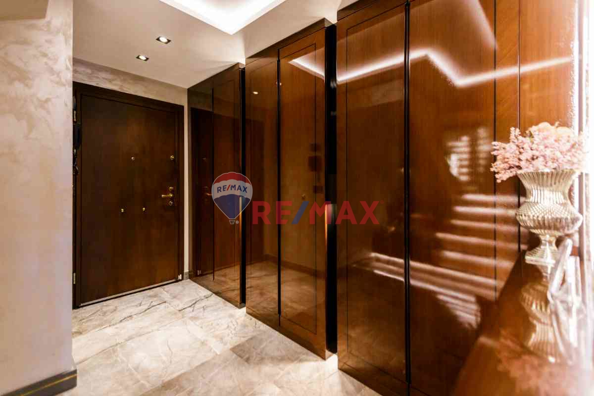 CADDE'NIN  KALBİNDE KAPANMAZ DENİZ MANZARALI ÖZEL DEKORASYONLU DUBLEKS