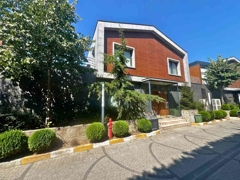 REMAX HANE'DEN BAHÇEŞEHİR KONAKLARI'NDA SATILIK 8+2 VİLLA
