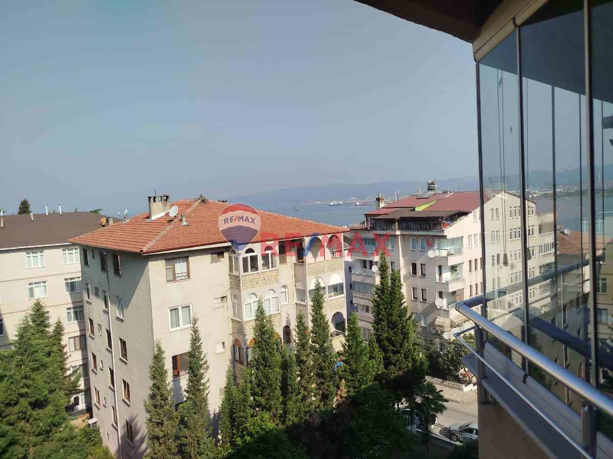 DEĞİRMENDERE HASDAYI SİTESİNDE EŞYALI KİRALIK 3+1 DAİRE