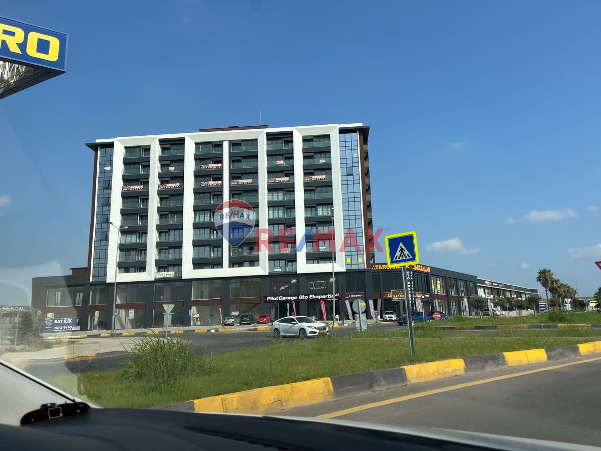 HAVALIMANI METRO KAVŞAĞINDA YENI IŞ MERKEZINDE OFIS KATI