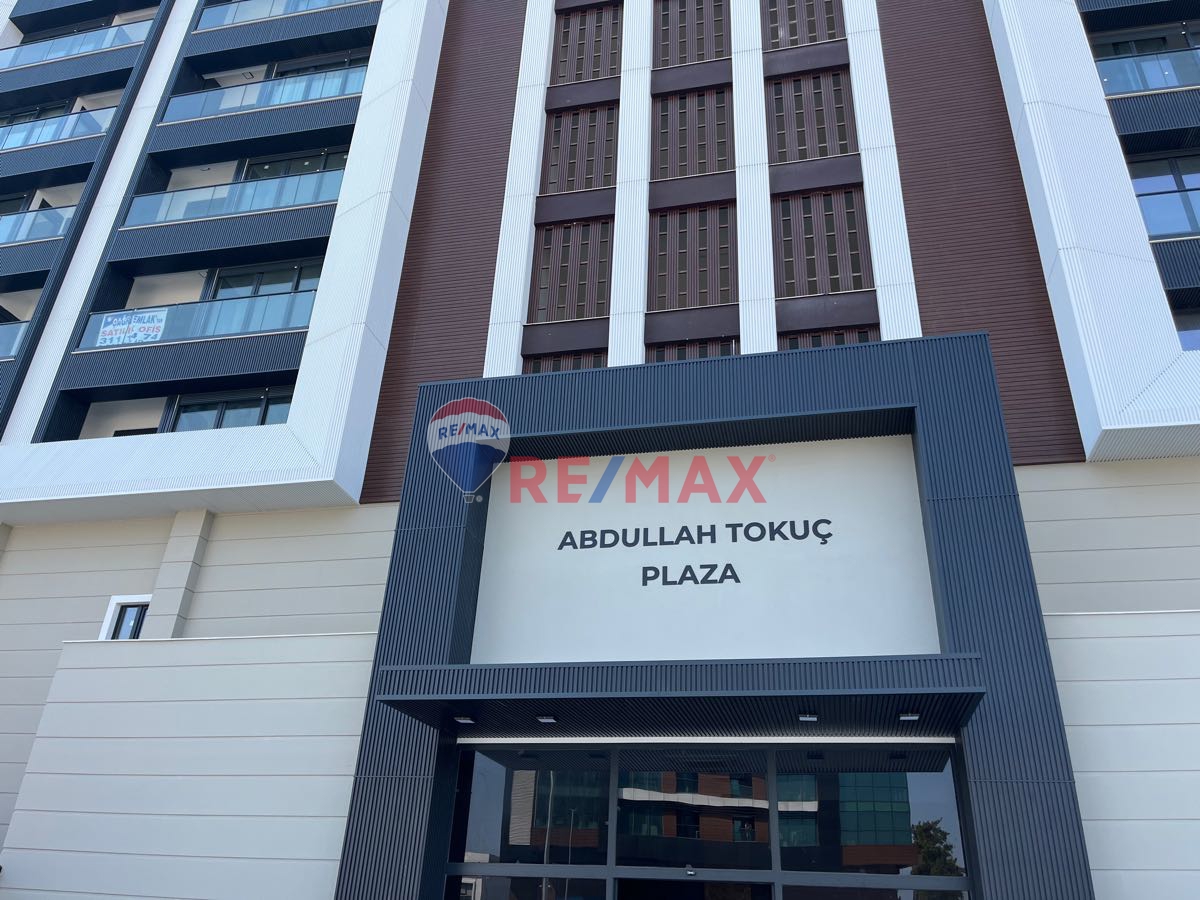 HAVALIMANI METRO KAVŞAĞINDA YENI IŞ MERKEZINDE OFIS KATI