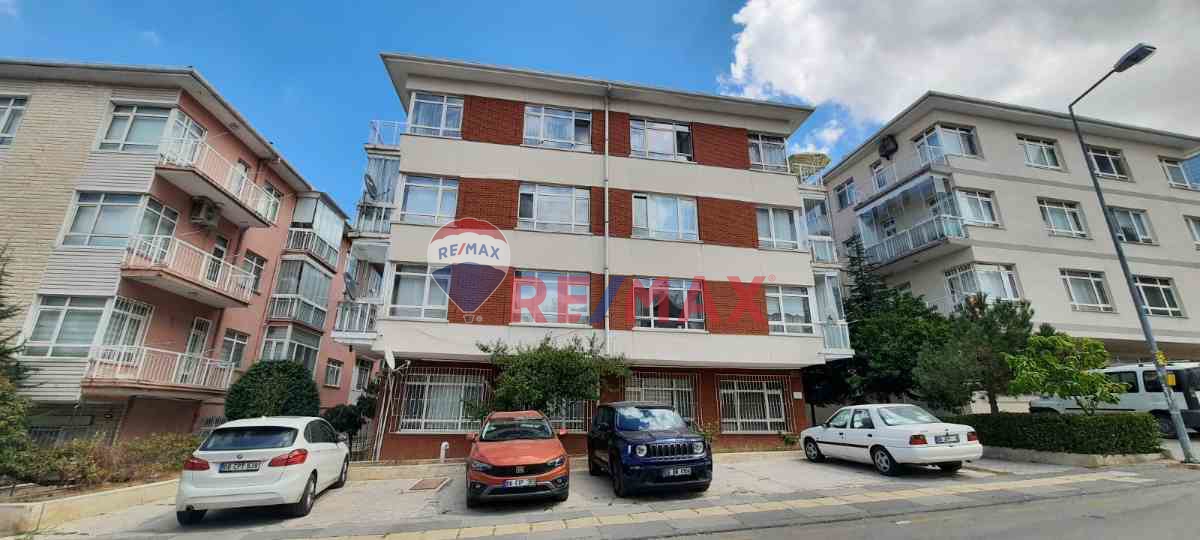AYRANCI,REŞAT NURİ SOK.,MUHTEŞEM LOKASYON,3+1,BAKIMLI,ARA KAT