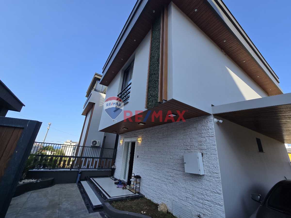 YENİMAHALLEDE MUHTEŞEM VİLLA