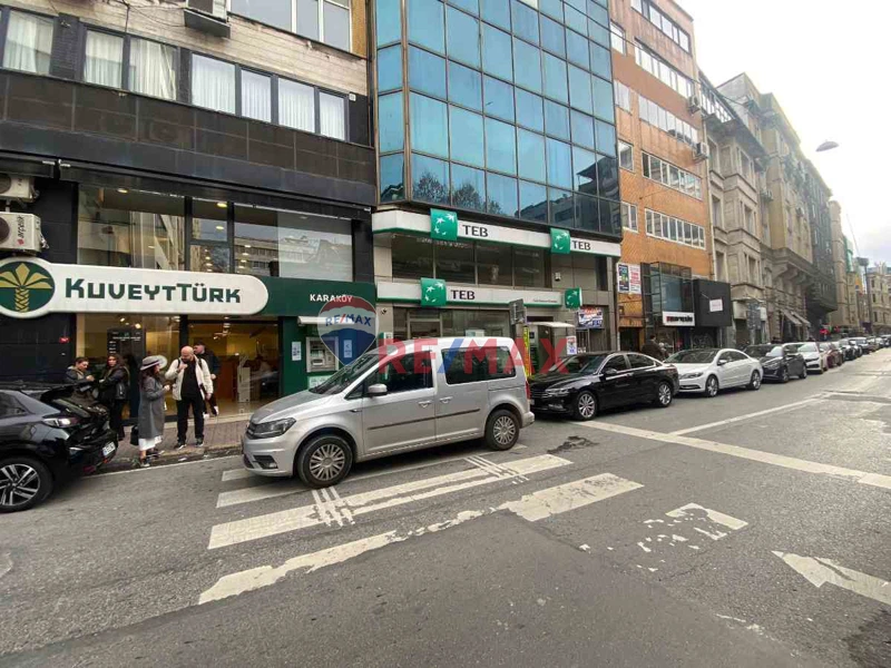 BEYOĞLU KARAKÖY NECATİBEY CADDESİ ÜZERİNDE 3+1 OFİS KATI