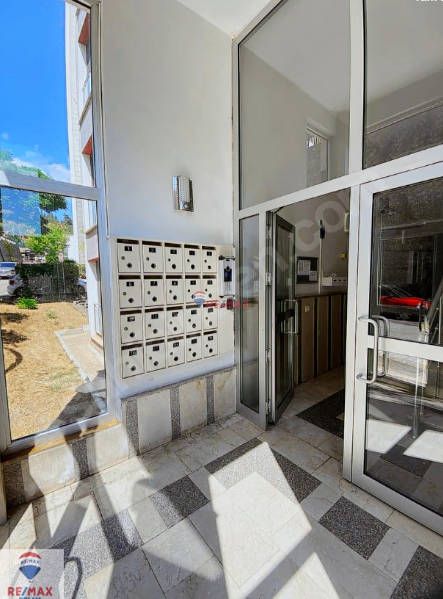 REMAX'DEN AKÇAKENT 2 DE ACİL SATILIK 4+1 DAİRE