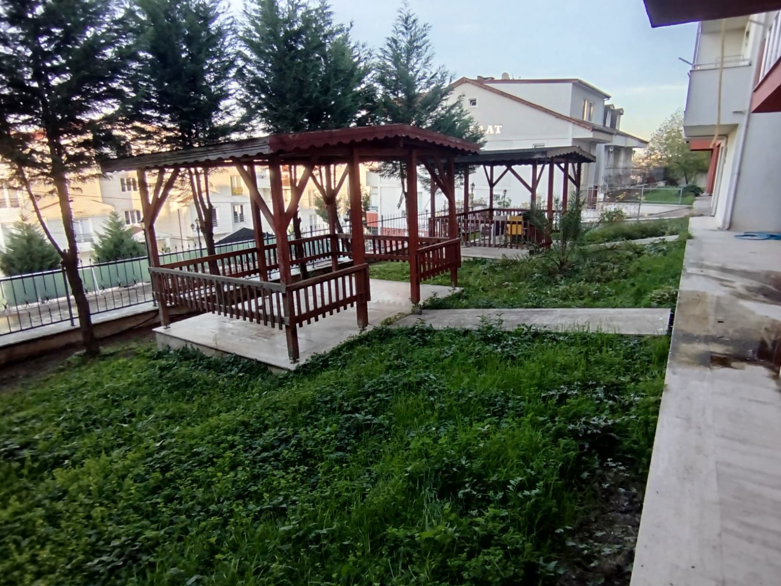 REMAX ÇARŞI' DAN BAŞİSKELE DÖNGELDE DENİZ MANZARALI KİRALIK 3+1 DAİRE