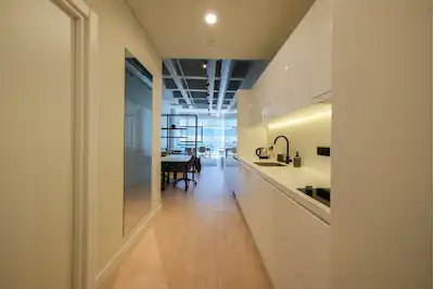 REMAX ASTYLE'DEN PREMİER KAMPÜSTE KULLANIMA HAZIR, EŞYALI OFİS