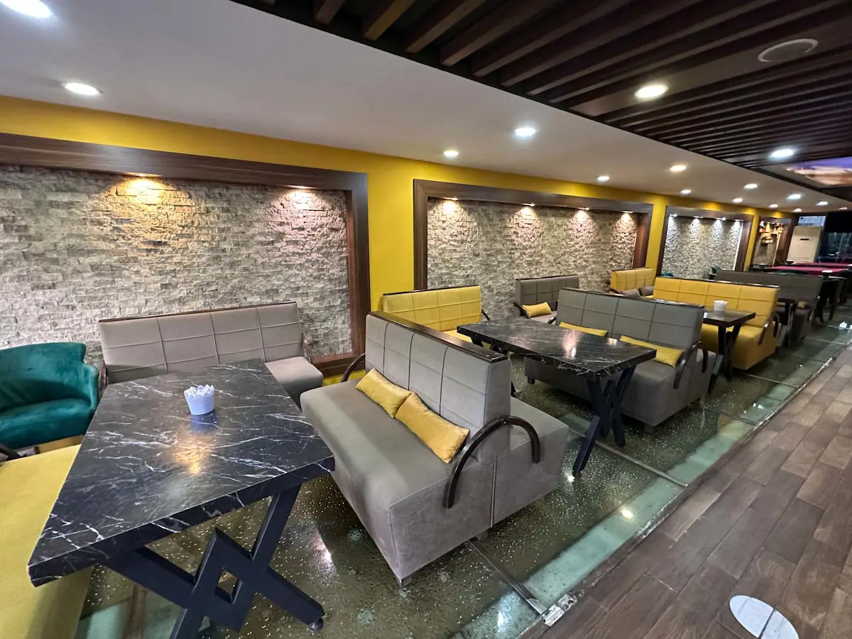 İZMİT DOLFHİN AVM KARŞISI DEVREN KİRALIK KAFE VE OYUN SALONU