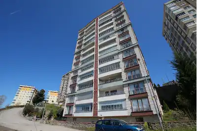 MERKEZİ KONUMDA DOĞA MANZARALI GENİŞ VE FERAH 3+1 SATILIK DAİRE