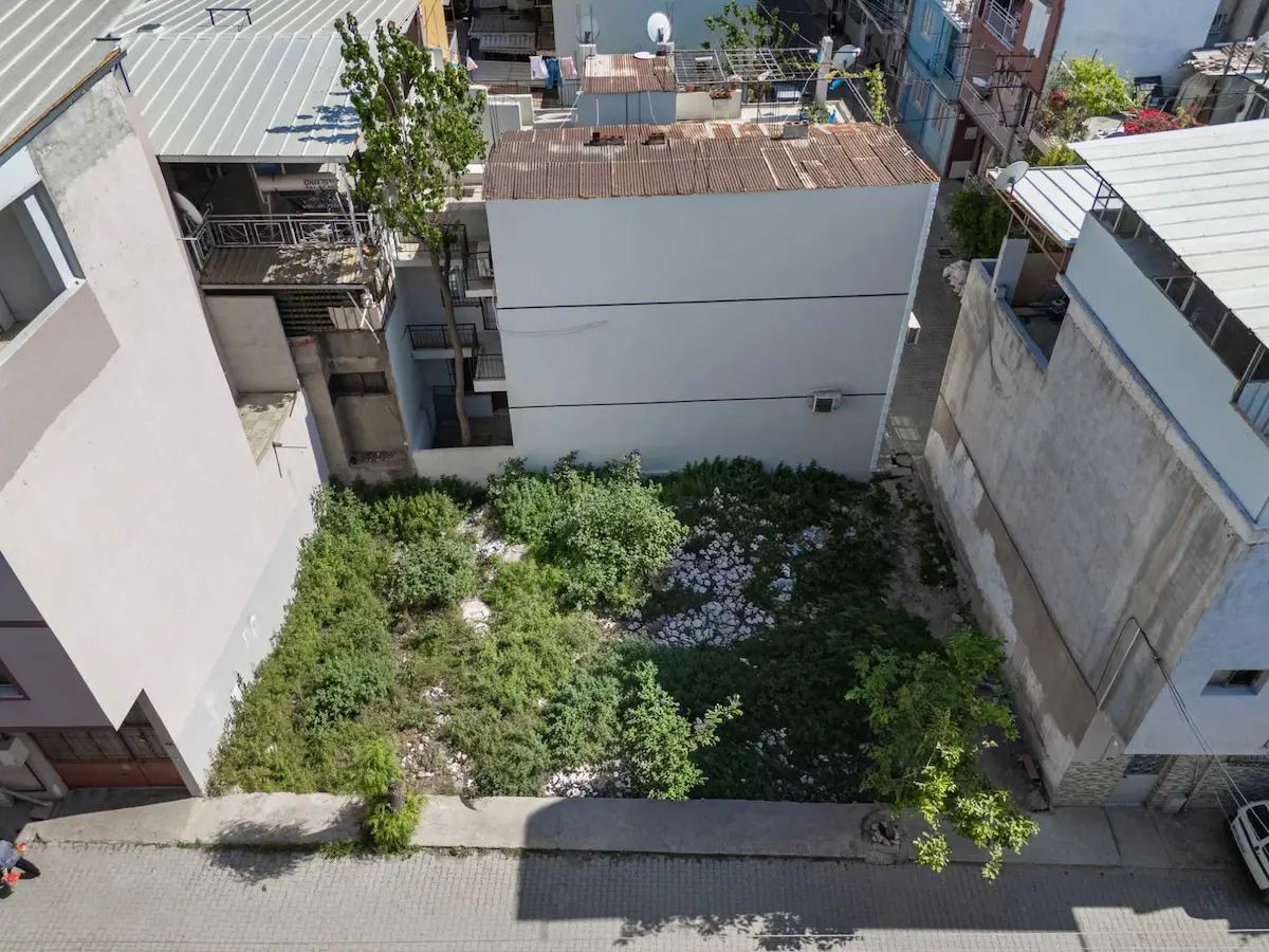 BORNOVA ÇAMDIBI TICARI+KONUT İMARI 192M2 YATIRIMLIK SATILIK ARSA