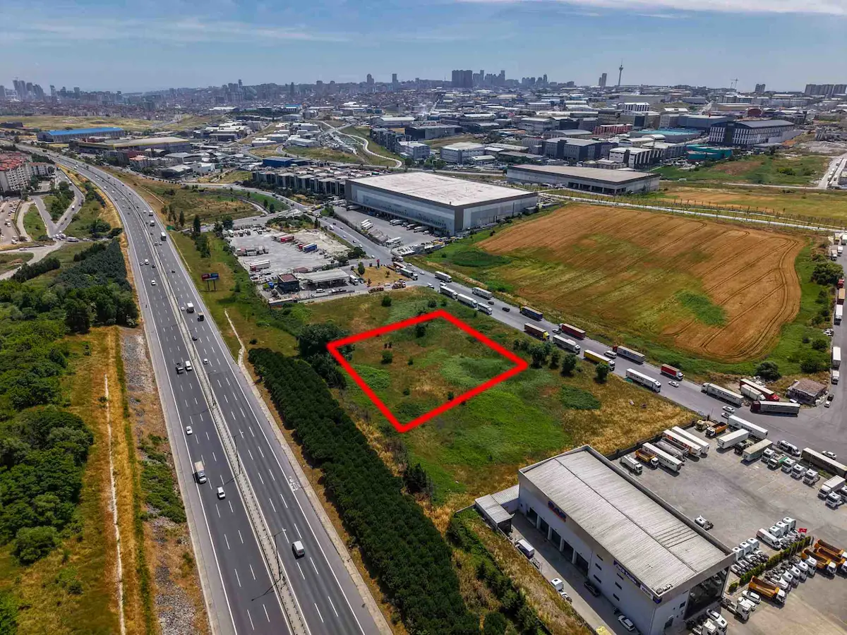 TEM CEPHELİ | 5.500 M² NET SANAYİ PARSELİ | 1.50 EMSAL | ESENYURT AKÇABURGAZ 3