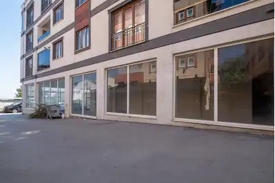 REMAX ADVANTAGE'DEN TELEFERİKTE 569 M2 KİRALIK KÖŞE DÜKKAN