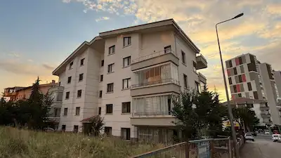 ÇANKAYA/KIRKKONAKLAR’DA HEMEN OTURUMA HAZIR 3+1 KİRALIK DAİRE