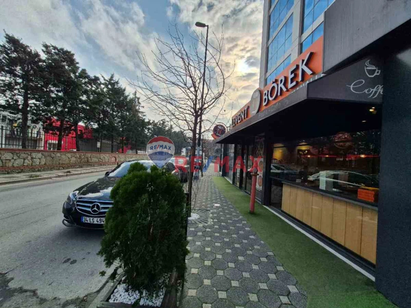 TICARET HAYATININ MERKEZINDE BİLİM TOWER'DA 10MT CEPHELI DÜKKAN 3