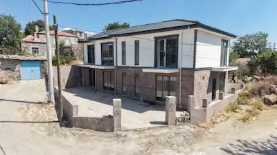 ASSOS KORUBAŞI’NDA SIFIR 2 KATLI BUTİK OTEL