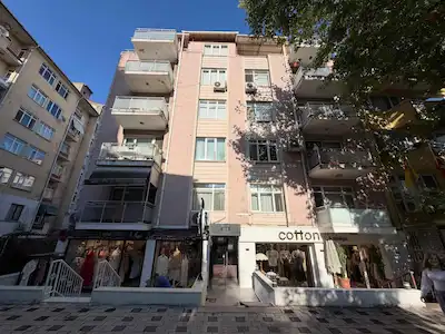İZMİT'IN KALBINDE TERASLI 3+1 SATILIK DAİRE