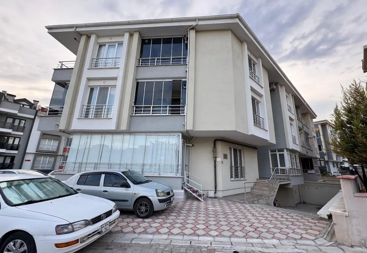 RE/MAX MİD BALIKESİR ALTIEYLÜL PLEVNE MAHALLESİ'NDE KİRALIK FULL EŞYALI 1+1 DAİRE