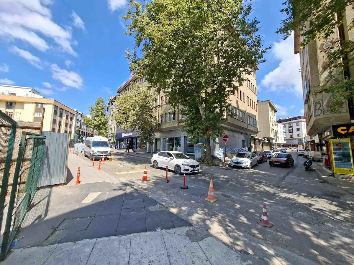 KOCAELI GEBZE HACIHALIL MAH. 400M² KIRALIK OFIS