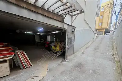 REMAX ÖNCÜ TAVUKCUYOLU - ŞERIFALI MAH 240 M2 KIRALIK DEPO