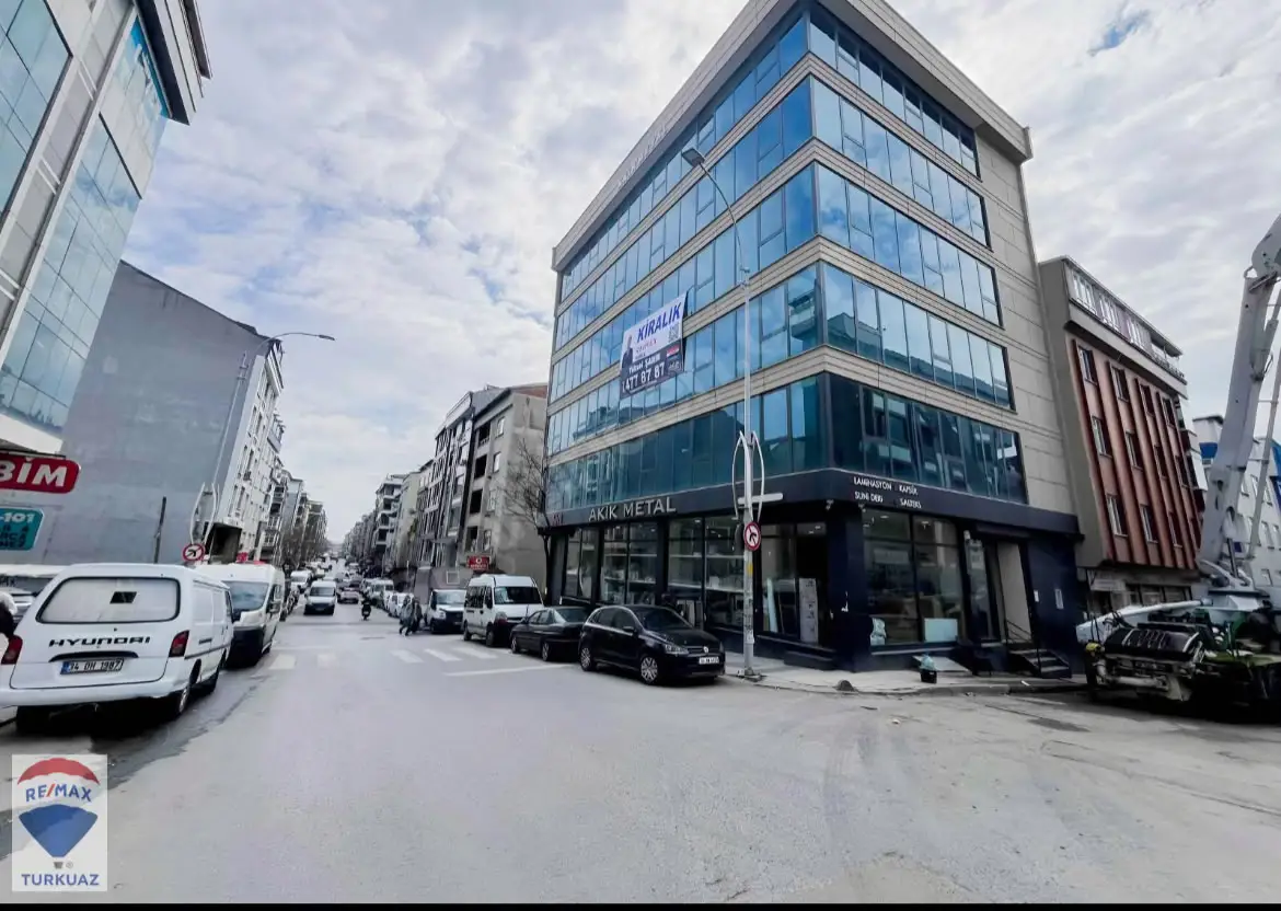 SULTANGAZI ORDU CADDESI ÜZERI KÖŞE SATILIK 5 KATLI BINA